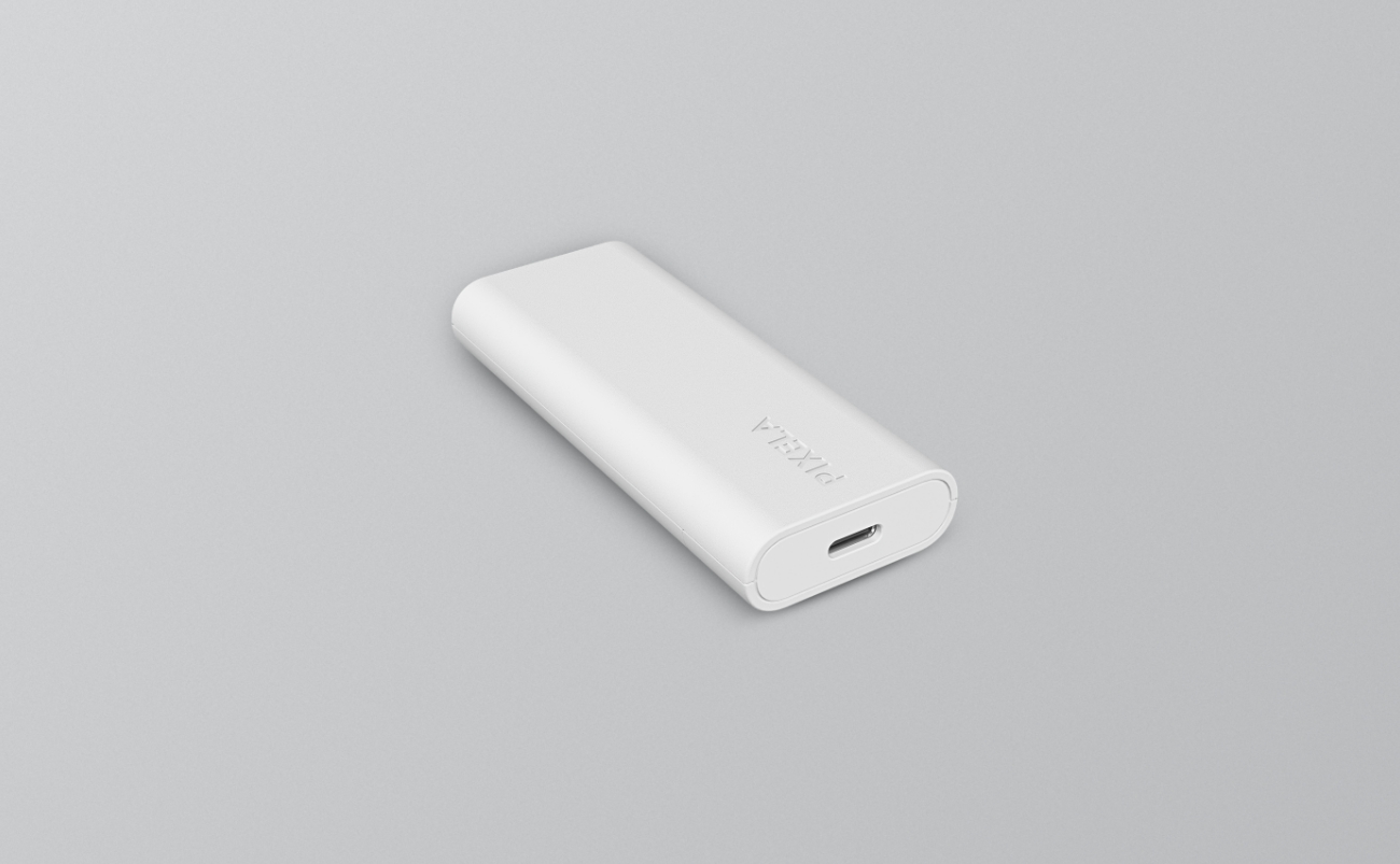 PIX-MT200eの製品画像(斜め・USB Type-Cポート側)